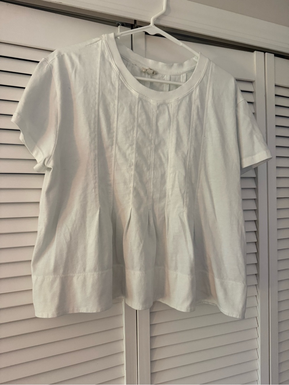 Anthropologie Pilcro White Short Sleeve Pleated Front Tee